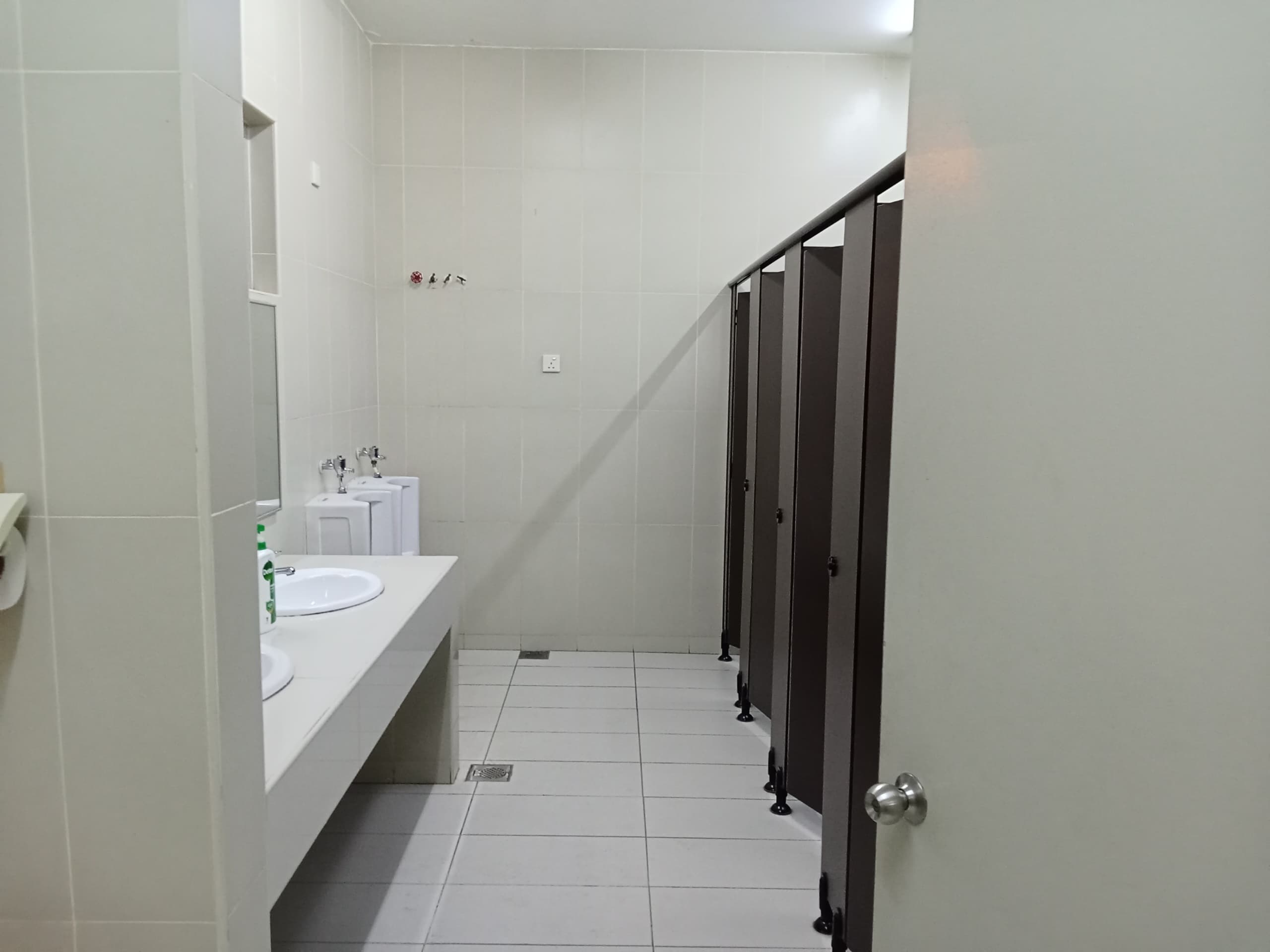 Setia Alam Badminton Arena - Photo 19