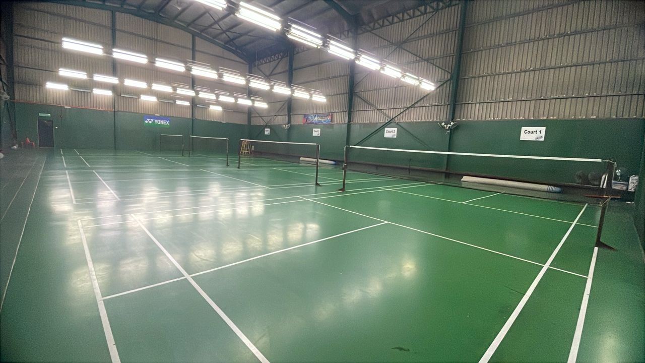 Balakong Badminton Sports Centre - Photo 4