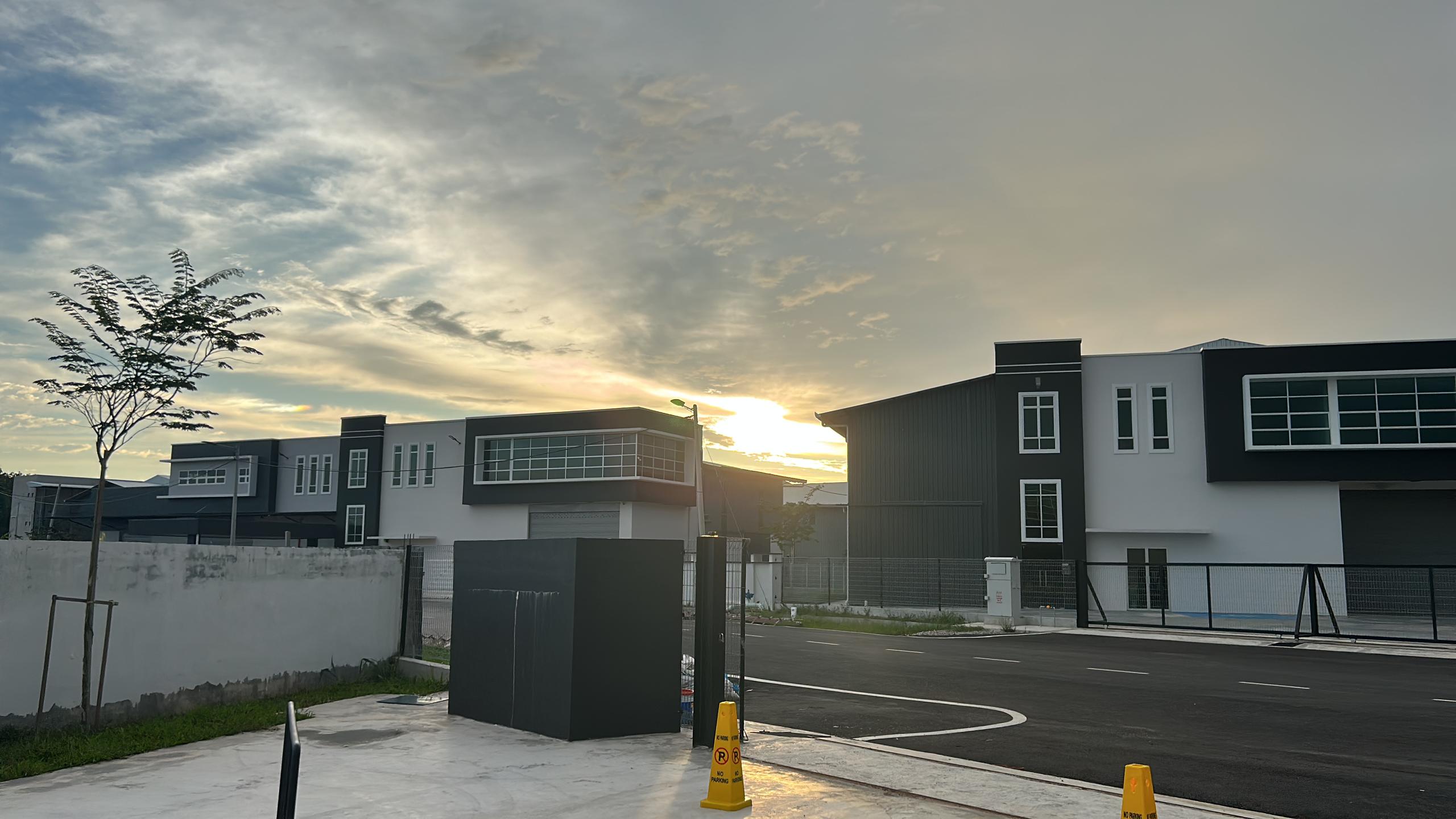 Sunset Pickle House - Photo 3