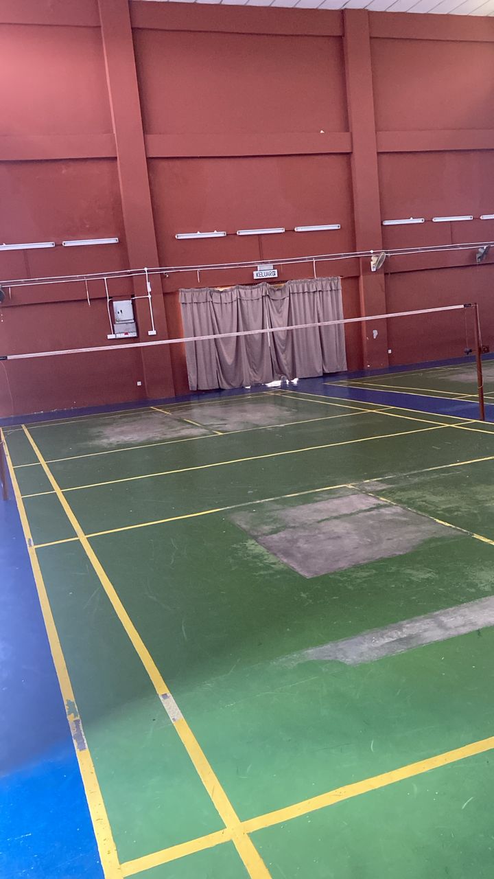 Sungai Tiram Badminton Court - Photo 3