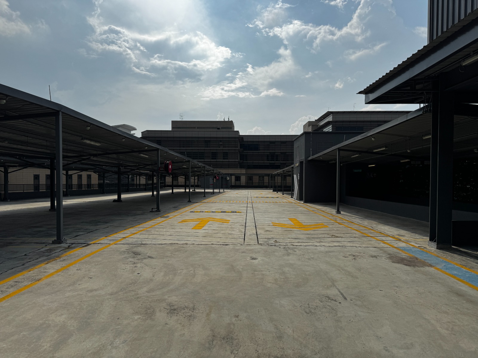 PULSE SPORTS ARENA - Photo 10