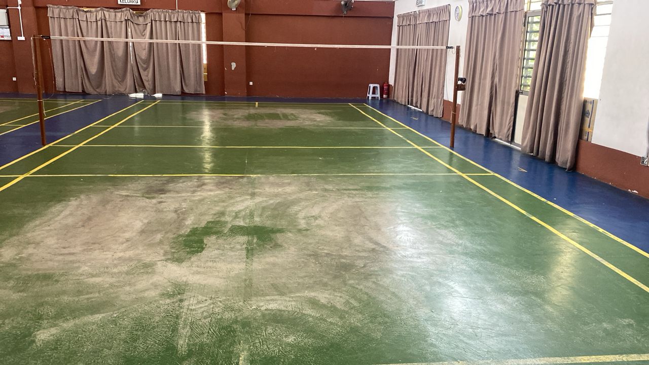 Sungai Tiram Badminton Court - Photo 5